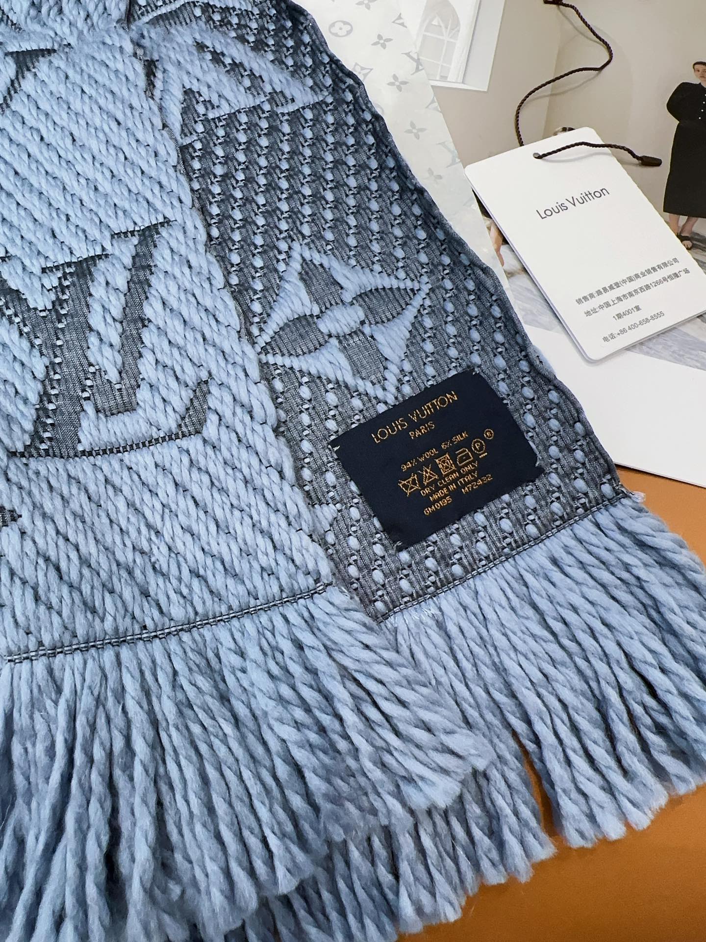 LV Autumn and Winter Wool Scarves Grey